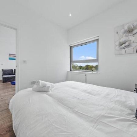 Airy 2Br Flat Delta London Dp332 Apartment Кройдон Екстериор снимка