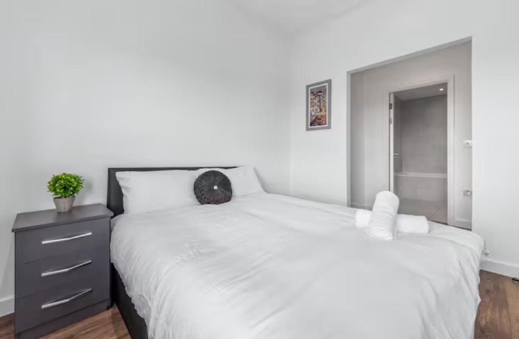 Airy 2Br Flat Delta London Dp332 Apartment Кройдон Екстериор снимка
