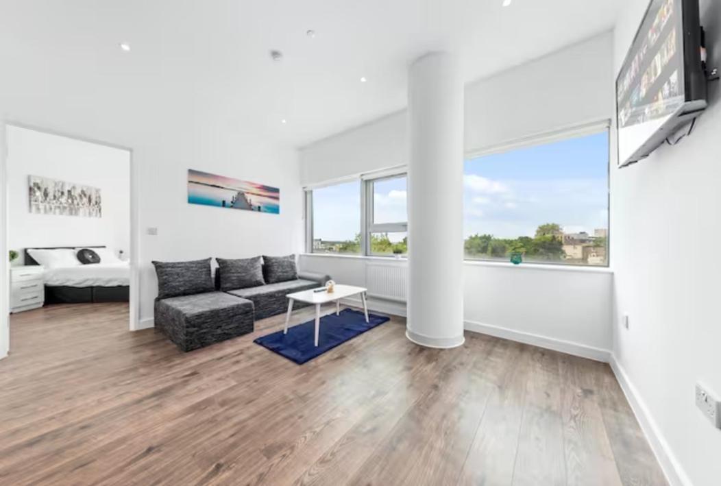 Airy 2Br Flat Delta London Dp332 Apartment Кройдон Екстериор снимка
