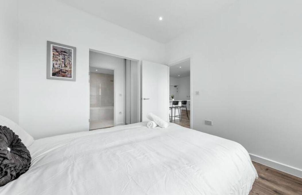 Airy 2Br Flat Delta London Dp332 Apartment Кройдон Екстериор снимка
