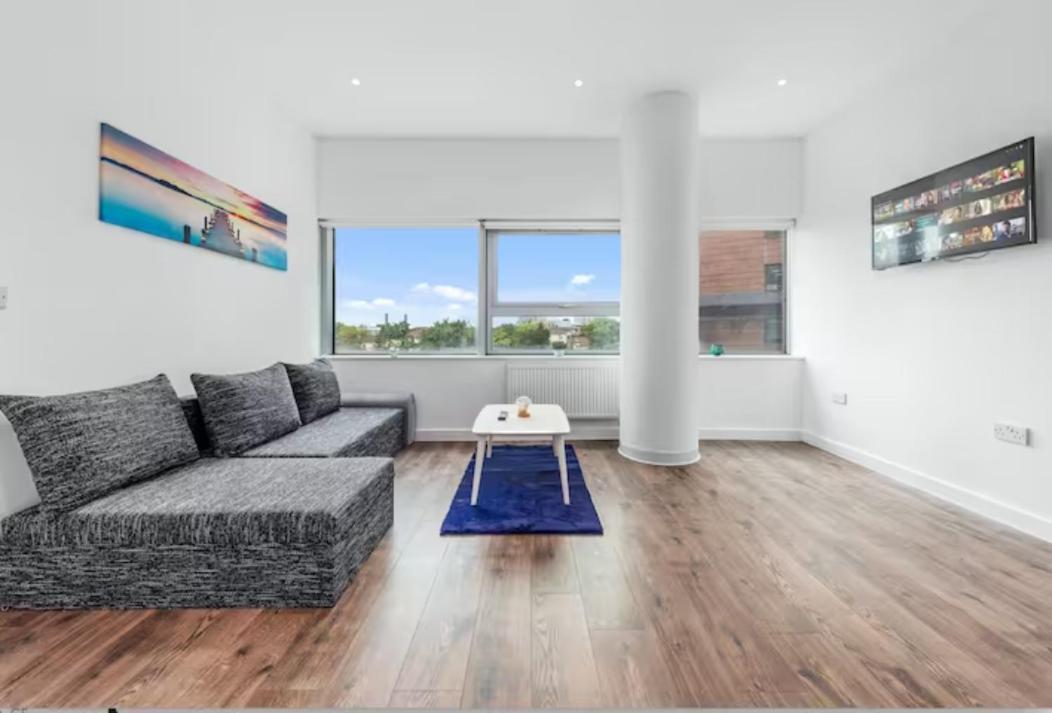 Airy 2Br Flat Delta London Dp332 Apartment Кройдон Екстериор снимка