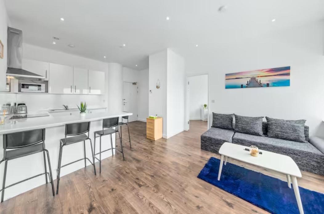 Airy 2Br Flat Delta London Dp332 Apartment Кройдон Екстериор снимка